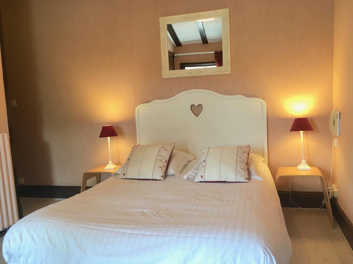 Logis Domaine Du Prieure Hotel Tonnay-Boutonne Exterior foto